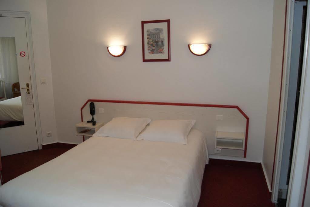 Hotel Suzane Angers Exterior foto